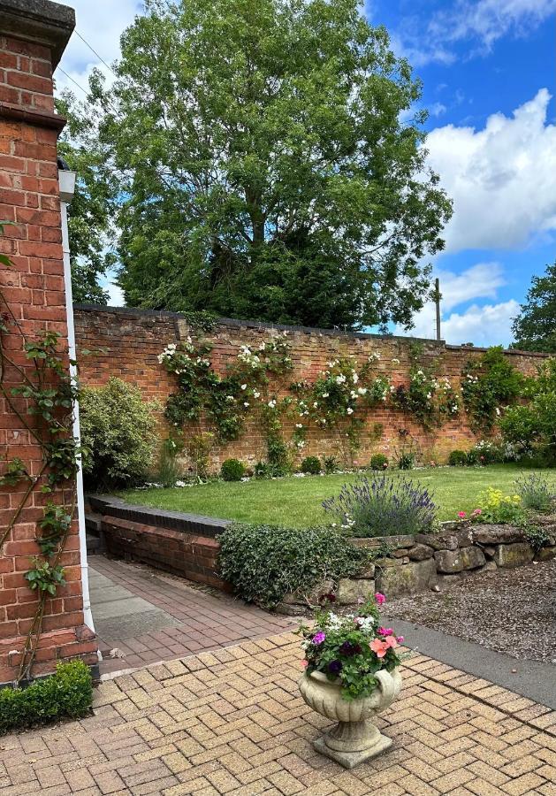 Coundon Lodge Coventry Exterior foto
